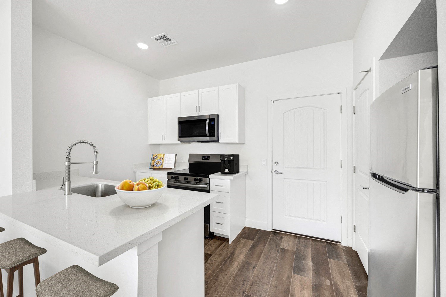 Youngtown Flats photo 2